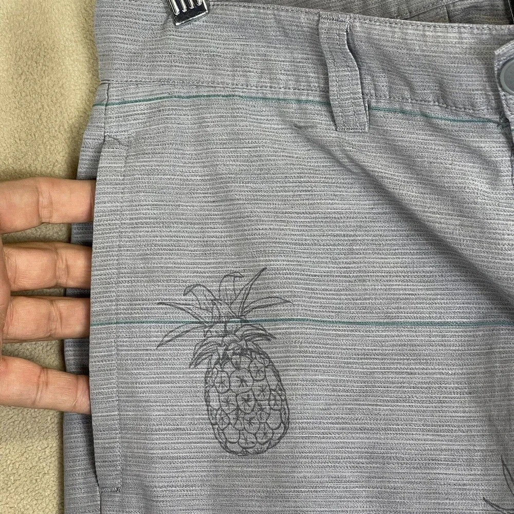 Travis Mathew Shorts Adult 32 Gray Pineapple Print Golf Golfing Lightweight Mens